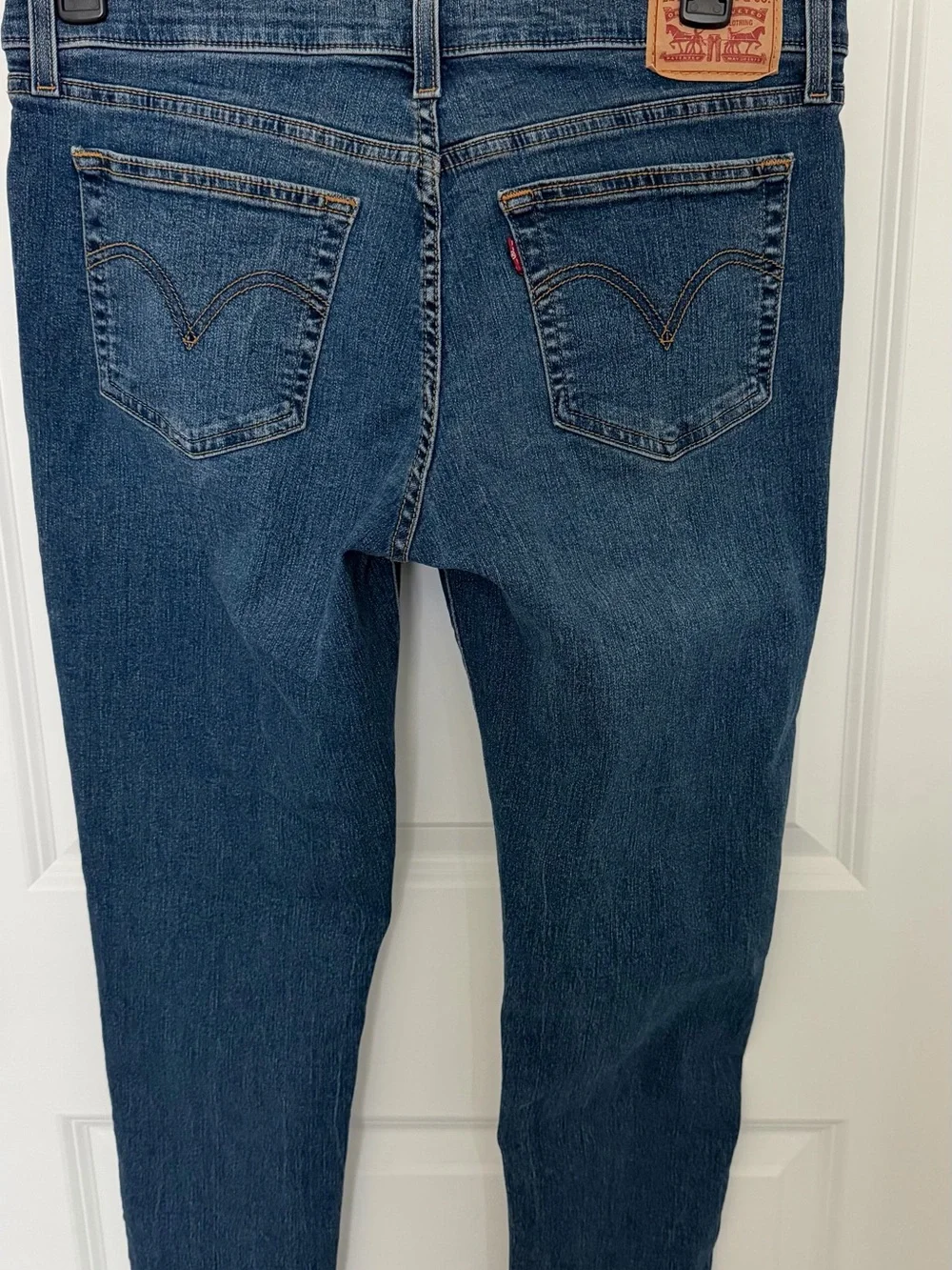 Levi's Women's Dark Blue Skinny Jeans with Faded Wash